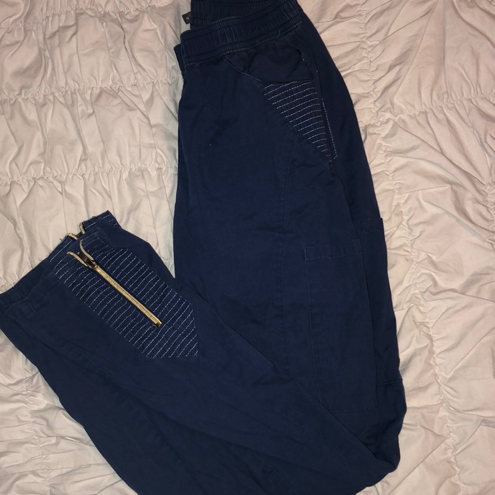Jaanuu scrub bottom